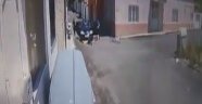 Bisikletle otomobilin çarpıştığı kaza kamerada