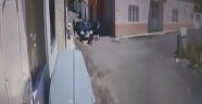 Bisikletle otomobilin çarpıştığı kaza kamerada