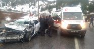 Bitlis'te trafik kazası: 1'i ağır 2 yaralı