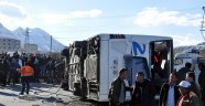 Bitlis'te yolcu otobüsü ile tır çarpıştı: 34 yaralı