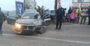 Bodrum'da öğrenci servisi ile otomobil çarpıştı: 13 yaralı