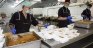 Büyükşehir Belediyesi iftar yemeğini evlere ulaştırıyor