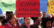 Çadır kentte kalan Suriyeli çocuklardan eylem