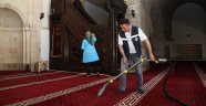 Camilerde bayram temizliği
