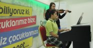 Çamlıca Okullarında piyano ve keman dinletisi