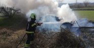 Çift sürerken traktörü alev aldı