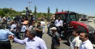 Çiftçilerden Yol Kapatma Eylemi