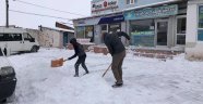 Çıldır'da yoğun kar yağışı hayatı olumsuz yönde etkiledi