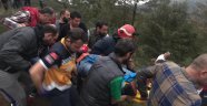 Cip uçuruma yuvarlandı: 3 yaralı