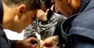 Çocuğun cıvata somununa sıkışan parmağını itfaiye çıkarttı
