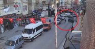 Çocuk hızla gelen aracın altında kaldı