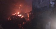Çorum'da yangın: 2 ev kül oldu