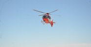 Dağlık arazide düşen öğretmen, ambulans helikopterle kurtarıldı