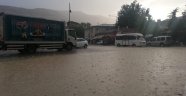 Darende'de sağanak yağış etkili oldu