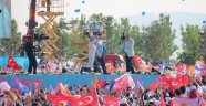Davutoğlu: 'Türkiye'ye bir Sisi arıyorlar'