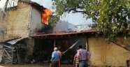 Değiştirilen tüp alev aldı, ev ve ahır kül oldu