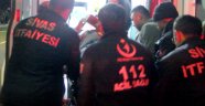 Demir yolu çukuruna düşen şahsı itfaiye kurtardı