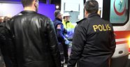 Denetim noktasını geç fark edince trafik polisine çarptı