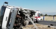 Denizli'de 2 kamyonet çarpıştı: 4 yaralı