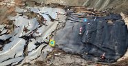 Deprem değil! Yol darmadağın oldu
