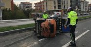 Devrilen forkliftin operatörü yaralandı