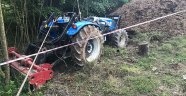 Devrilen traktör altında kalan sürücü hayatını kaybetti