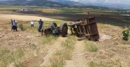 Devrilen traktörün altında kalan şahıs hayatını kaybetti