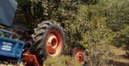 Devrilen traktörün altında kalan sürücü hayatını kaybetti
