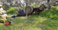 Devrilen traktörün altında kalan yaşlı adam öldü