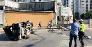 Direğe çarpan kamyonet takla attı: 6 yaralı