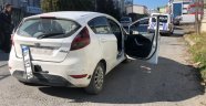 Drift yaparak sokağa girmeye çalıştı yaşlı kadına böyle çarptı