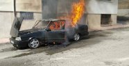Elazığ'da otomobil yanarak kullanılamaz hale geldi