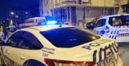Elinde silahla balkona çıkıp ateş eden şahıs yakalandı