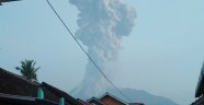 Endonezya'da Merapi Yanardağı'nda patlama