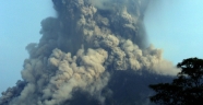 Endonezya'da Merapi Yanardağı'nda patlama