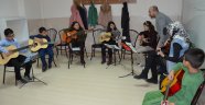 Enstrüman kursları yoğun ilgi görüyor