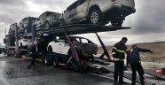Erzincan'da araç yüklü tırda yangın çıktı