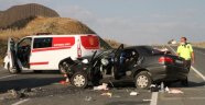 Erzincan'da feci kaza: 2 ölü 4 yaralı