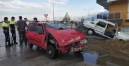 Erzincan'da trafik kazası: 2 yaralı