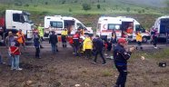Erzincan'da yolcu otobüsü devrildi: 1 ölü, 29 yaralı