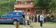 Eşini uyurken bıçaklayarak öldürüp intihar etti