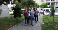 Eşini ve kızını öldürdü