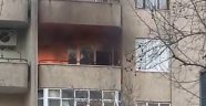Evin balkonunda çıkan yangın korkuttu