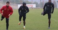 Evkur Yeni Malatyaspor yağmur altında çalıştı