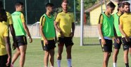 Evkur Yeni Malatyaspor'un yeni transferi kampa katıldı