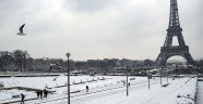 Eyfel Kulesi kar yağışı nedeniyle kapatıldı