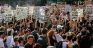 Fransa'da yeni İçişleri Bakanı ve Adalet Bakanı protesto edildi