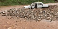 Gaziantep'te 2 kişi sele kapılarak kayboldu