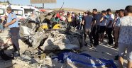 Gaziantep'te otomobil ile minibüs çarpıştı: 3 ölü 12 yaralı