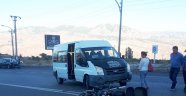 Giresun'da motosiklet ile minibüs çarpıştı: 2 yaralı